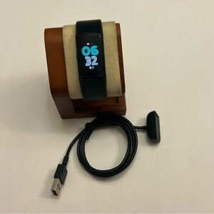 Fitbit Charge 6 (tested, Charger included, very good condition)